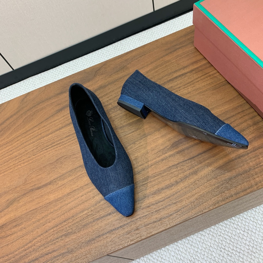 【Loro Piana】拼色单鞋。极简主义风格。属于非常耐看的款式！高级百搭之王。鞋面定制材料拼牛皮。进