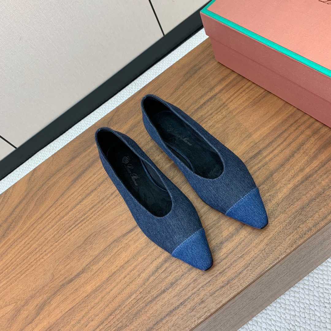 【Loro Piana】拼色单鞋。极简主义风格。属于非常耐看的款式！高级百搭之王。鞋面定制材料拼牛皮。进