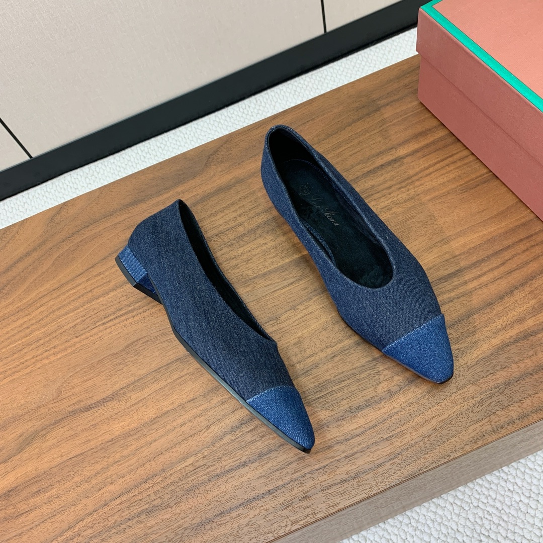 【Loro Piana】拼色单鞋。极简主义风格。属于非常耐看的款式！高级百搭之王。鞋面定制材料拼牛皮。进