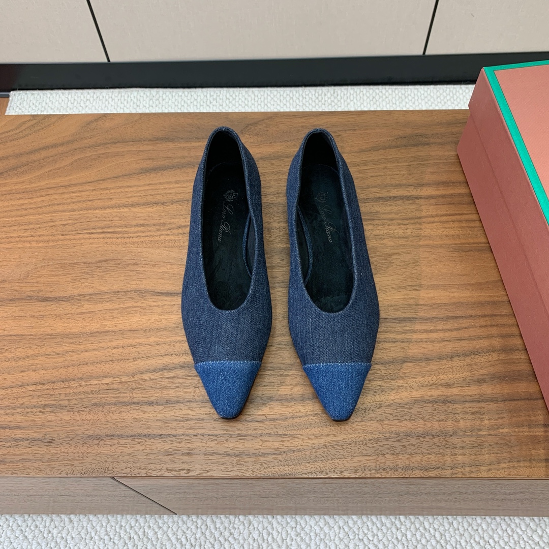 【Loro Piana】拼色单鞋。极简主义风格。属于非常耐看的款式！高级百搭之王。鞋面定制材料拼牛皮。进