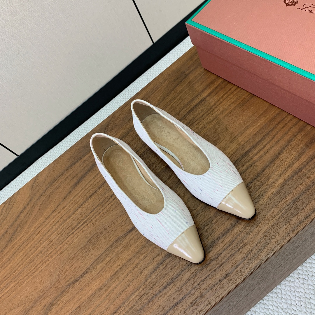 【Loro Piana】拼色单鞋。极简主义风格。属于非常耐看的款式！高级百搭之王。鞋面定制材料拼牛皮。进