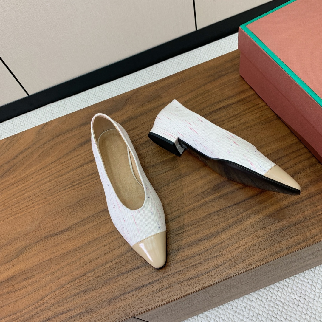【Loro Piana】拼色单鞋。极简主义风格。属于非常耐看的款式！高级百搭之王。鞋面定制材料拼牛皮。进