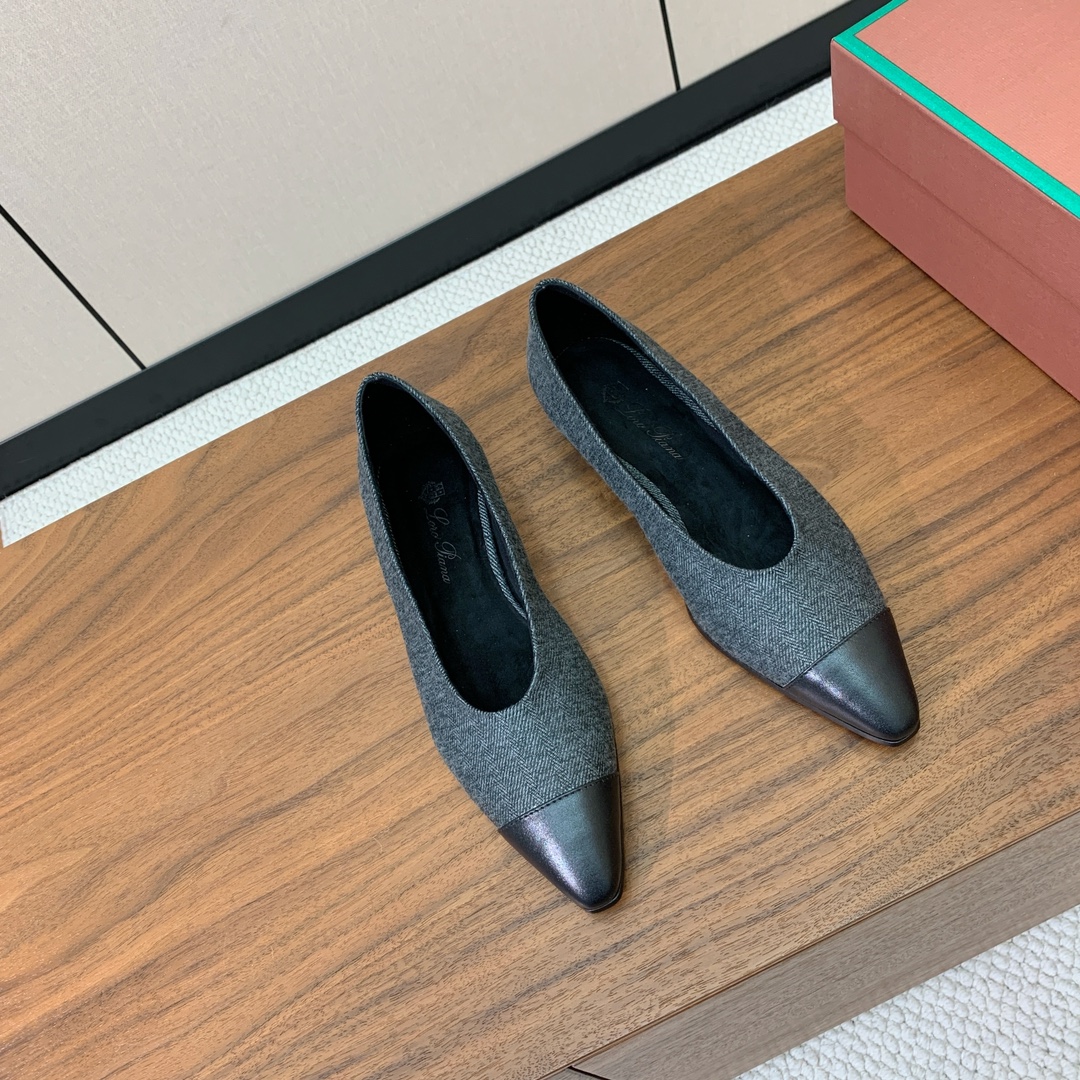 【Loro Piana】拼色单鞋。极简主义风格。属于非常耐看的款式！高级百搭之王。鞋面定制材料拼牛皮。进