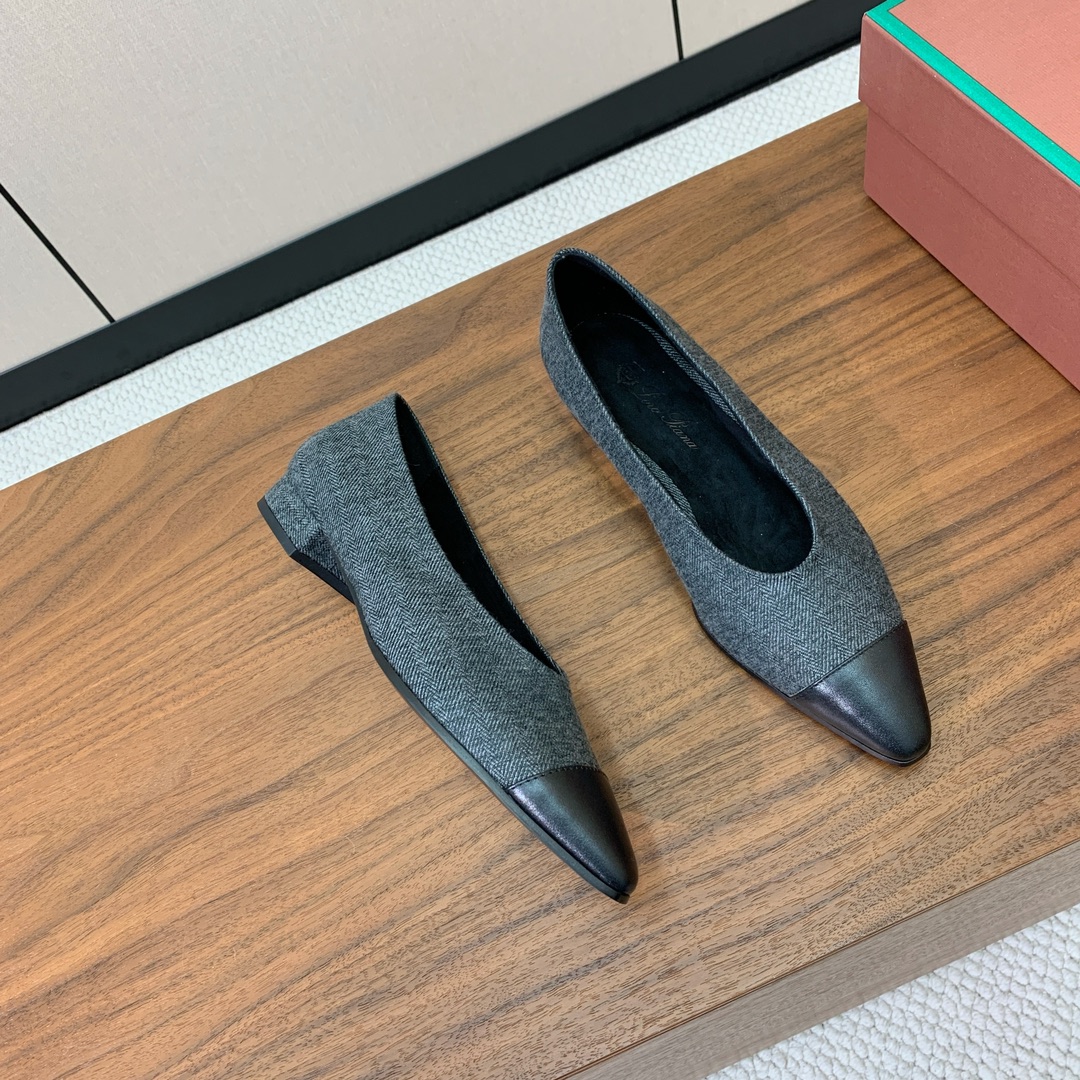 【Loro Piana】拼色单鞋。极简主义风格。属于非常耐看的款式！高级百搭之王。鞋面定制材料拼牛皮。进