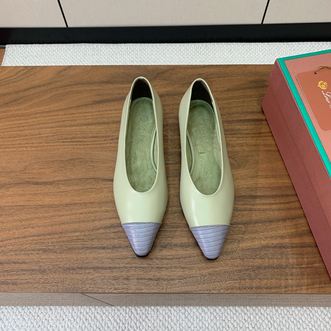 【Loro Piana】拼色单鞋。极简主义风格。属于非常耐看的款式！高级百搭之王。鞋面牛皮。进口真皮大底