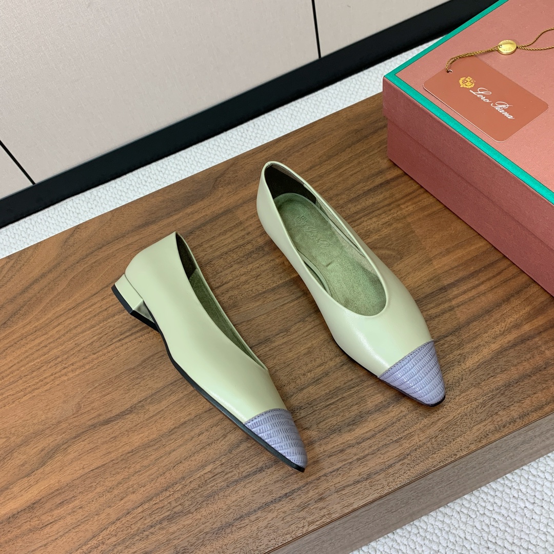 【Loro Piana】拼色单鞋。极简主义风格。属于非常耐看的款式！高级百搭之王。鞋面牛皮。进口真皮大底