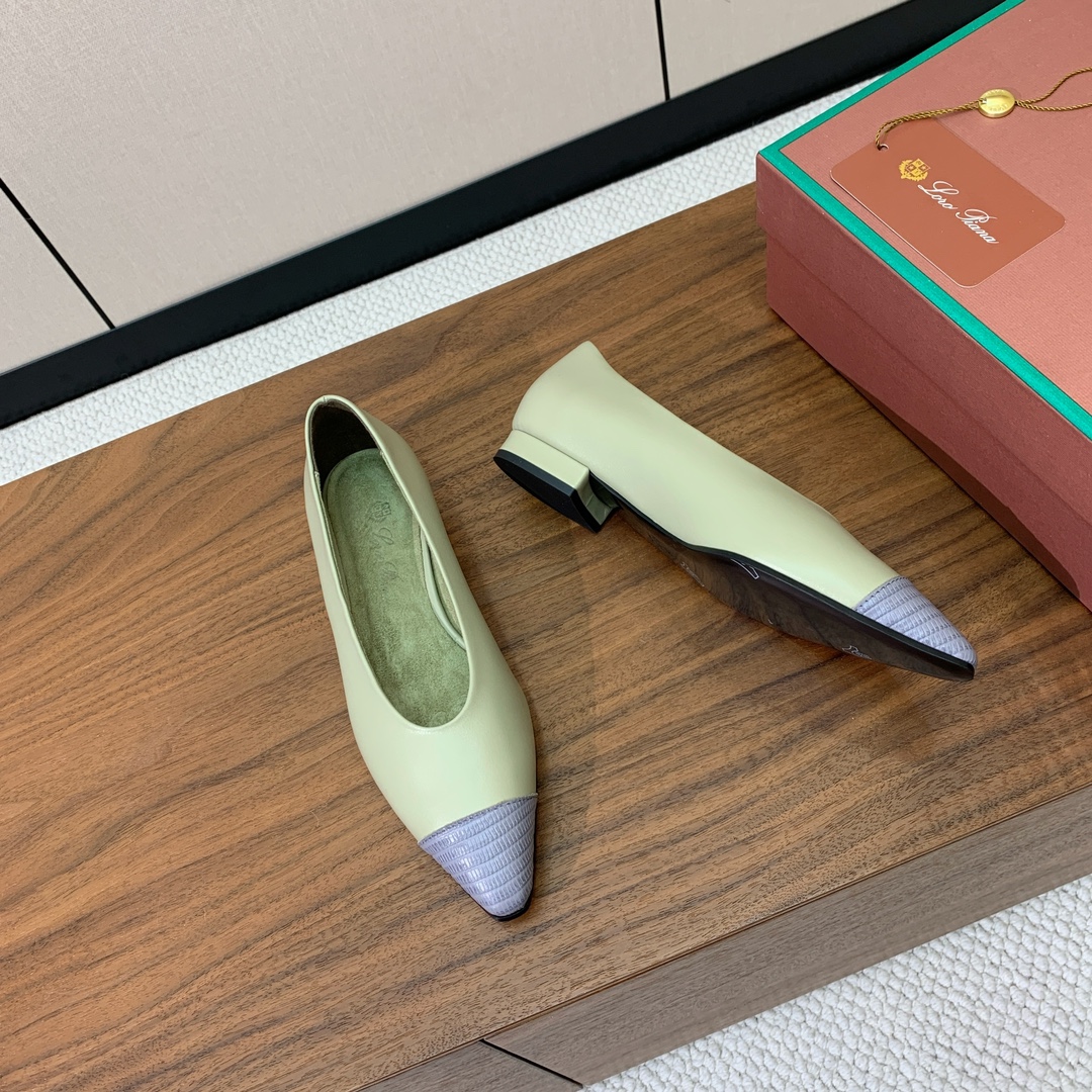 【Loro Piana】拼色单鞋。极简主义风格。属于非常耐看的款式！高级百搭之王。鞋面牛皮。进口真皮大底