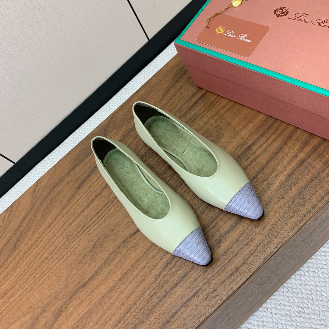【Loro Piana】拼色单鞋。极简主义风格。属于非常耐看的款式！高级百搭之王。鞋面牛皮。进口真皮大底