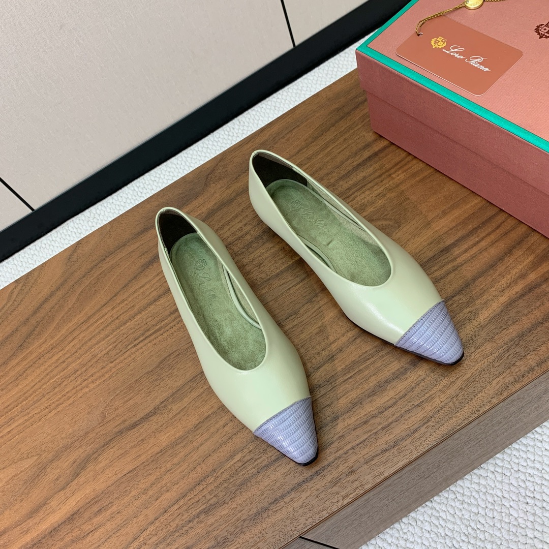 【Loro Piana】拼色单鞋。极简主义风格。属于非常耐看的款式！高级百搭之王。鞋面牛皮。进口真皮大底