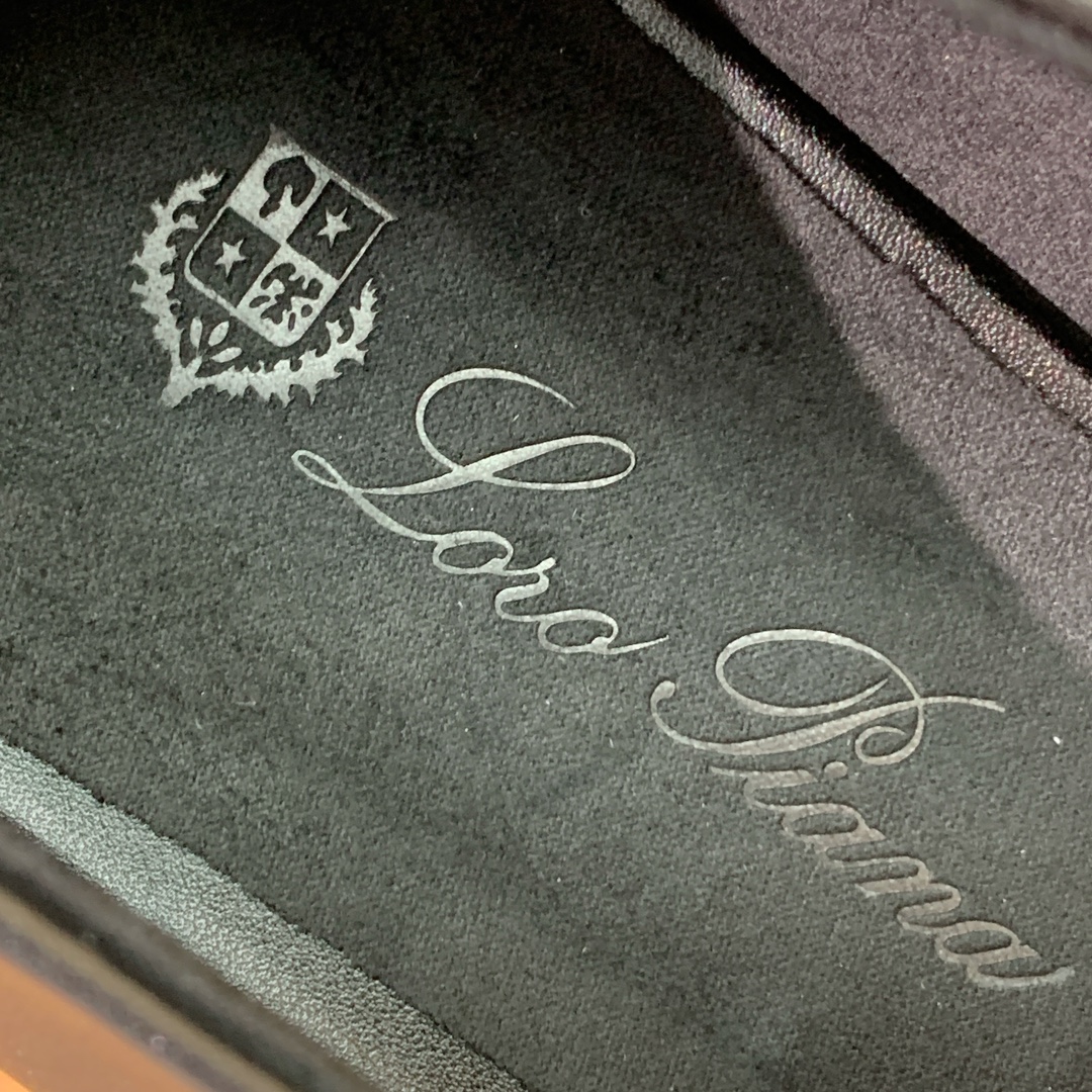 【Loro Piana】拼色单鞋。极简主义风格。属于非常耐看的款式！高级百搭之王。鞋面牛皮。进口真皮大底