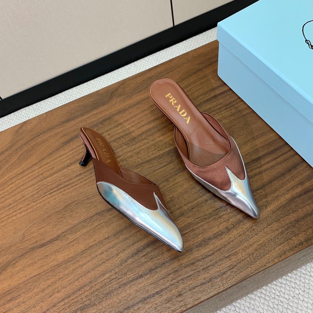【Pra*a】真丝拼接拖鞋。原版套楦，顶级品质。鞋面进口真丝拼接特殊材质。进口羊皮内里，真皮大底，跟高4
