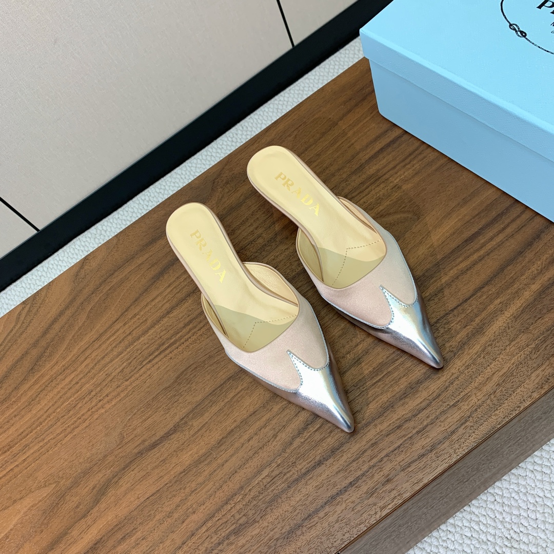【Pra*a】真丝拼接拖鞋。原版套楦，顶级品质。鞋面进口真丝拼接特殊材质。进口羊皮内里，真皮大底，跟高4
