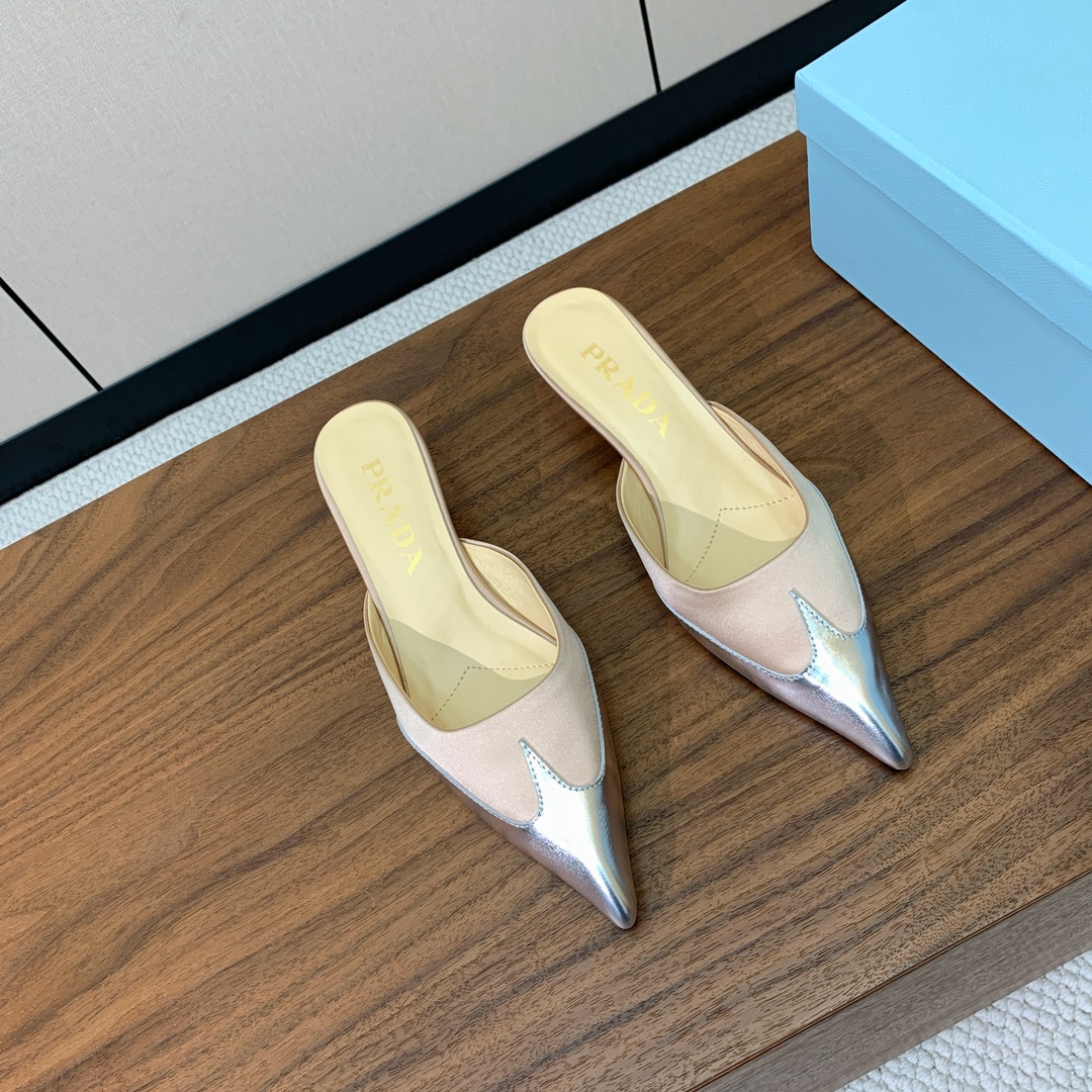 【Pra*a】真丝拼接拖鞋。原版套楦，顶级品质。鞋面进口真丝拼接特殊材质。进口羊皮内里，真皮大底，跟高4