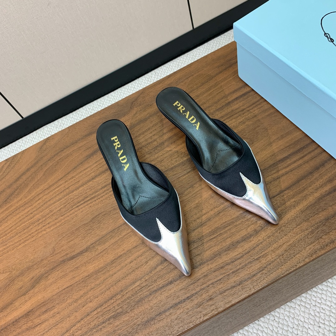 【Pra*a】真丝拼接拖鞋。原版套楦，顶级品质。鞋面进口真丝拼接特殊材质。进口羊皮内里，真皮大底，跟高4