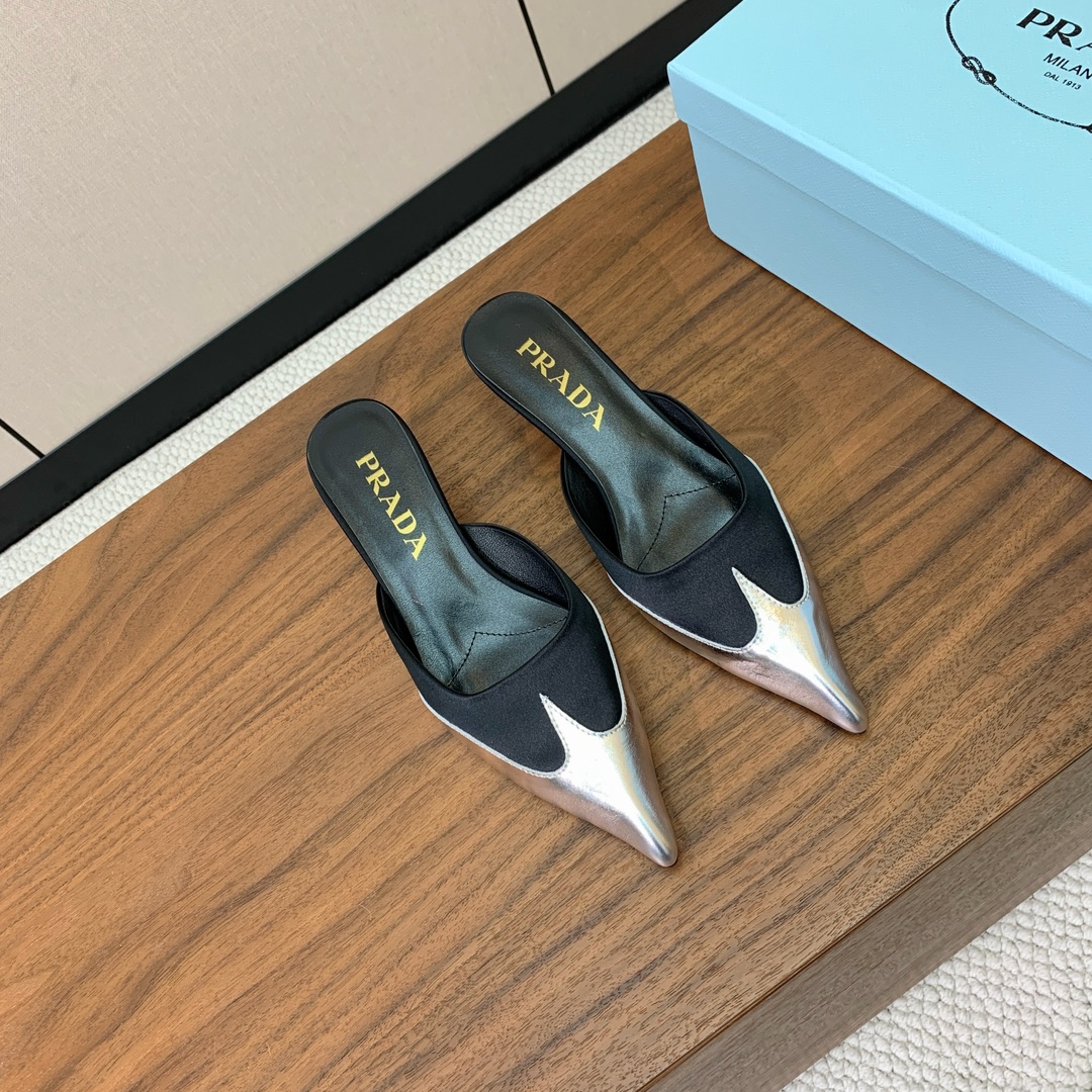 【Pra*a】真丝拼接拖鞋。原版套楦，顶级品质。鞋面进口真丝拼接特殊材质。进口羊皮内里，真皮大底，跟高4