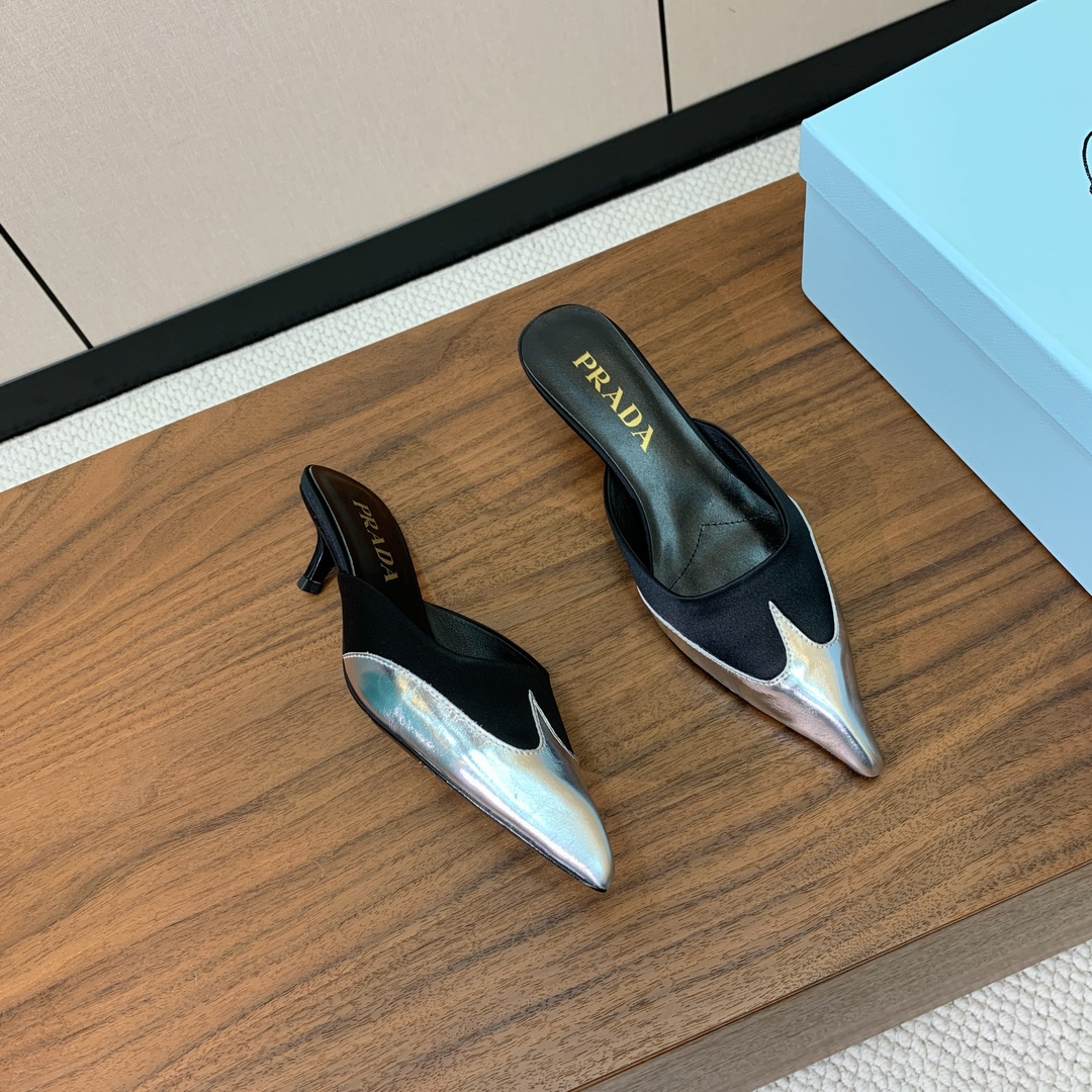 【Pra*a】真丝拼接拖鞋。原版套楦，顶级品质。鞋面进口真丝拼接特殊材质。进口羊皮内里，真皮大底，跟高4