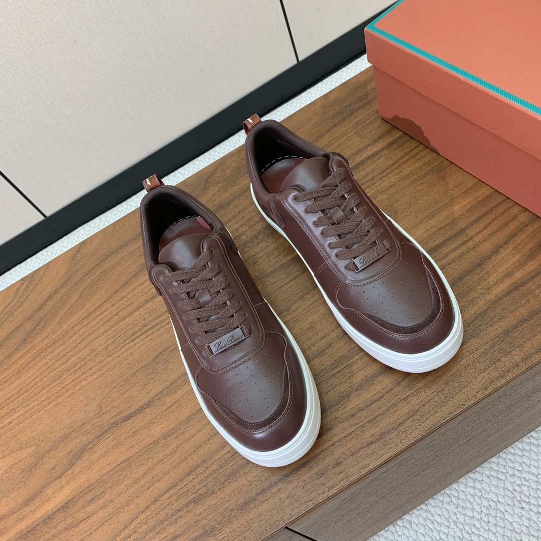 【Loro Piana】男款休闲鞋。简约时尚，鞋面采用牛皮，羊皮垫脚。定制橡胶底。
码数：39-46 （