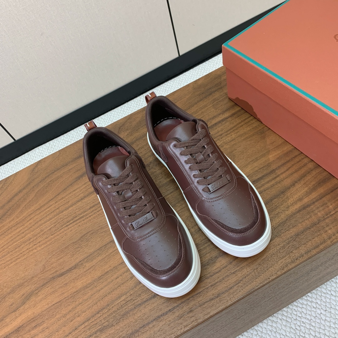 【Loro Piana】男款休闲鞋。简约时尚，鞋面采用牛皮，羊皮垫脚。定制橡胶底。
码数：39-46 （