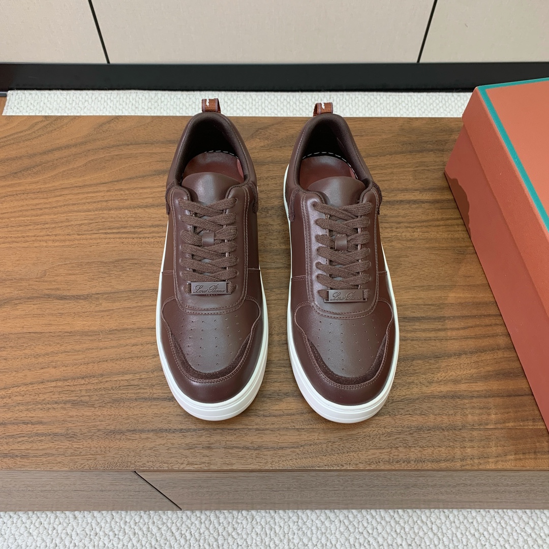 【Loro Piana】男款休闲鞋。简约时尚，鞋面采用牛皮，羊皮垫脚。定制橡胶底。
码数：39-46 （