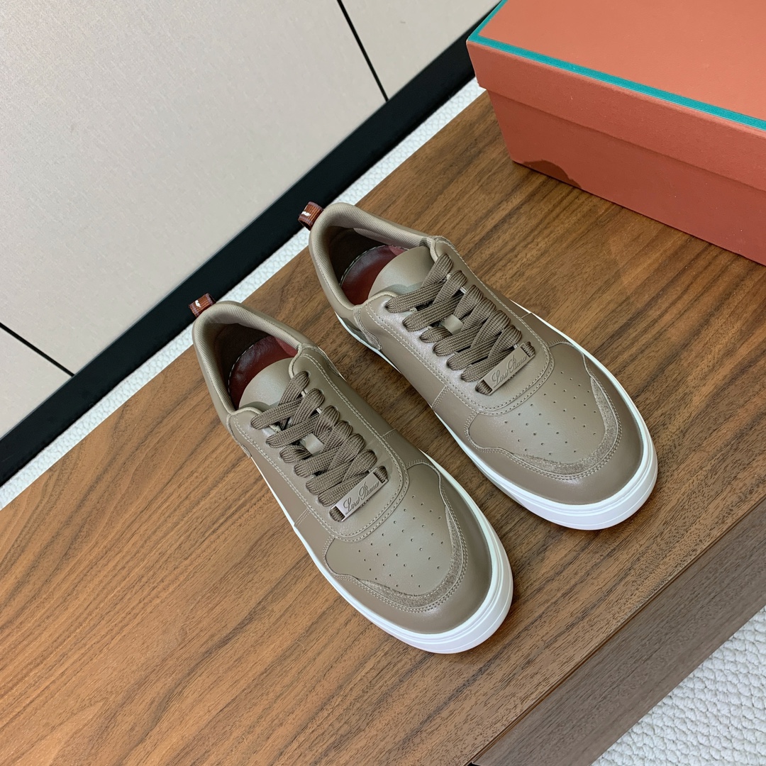 【Loro Piana】男款休闲鞋。简约时尚，鞋面采用牛皮，羊皮垫脚。定制橡胶底。
码数：39-46 （