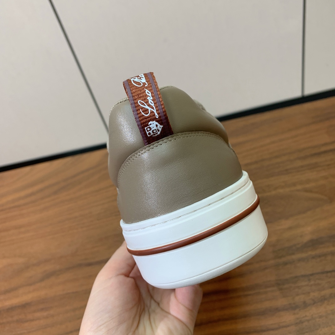 【Loro Piana】男款休闲鞋。简约时尚，鞋面采用牛皮，羊皮垫脚。定制橡胶底。
码数：39-46 （