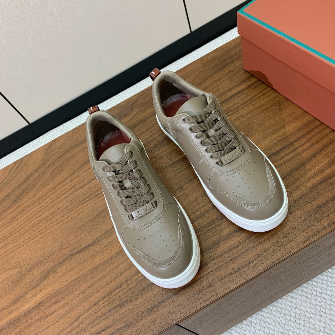 【Loro Piana】男款休闲鞋。简约时尚，鞋面采用牛皮，羊皮垫脚。定制橡胶底。
码数：39-46 （
