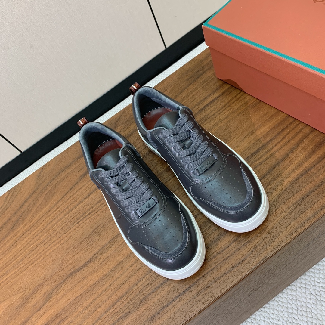 【Loro Piana】男款休闲鞋。简约时尚，鞋面采用牛皮，羊皮垫脚。定制橡胶底。
码数：39-46 （