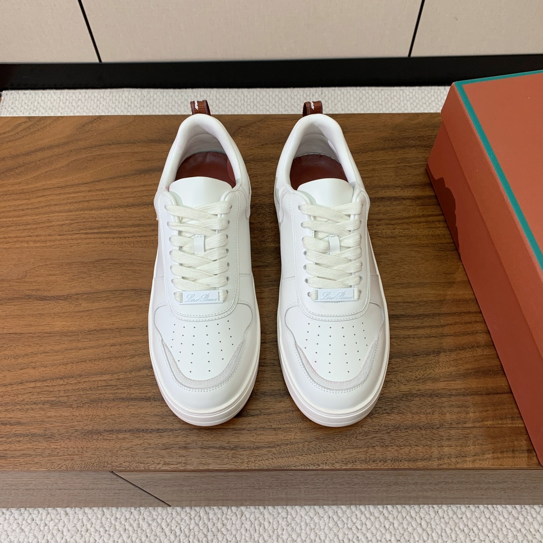 【Loro Piana】男款休闲鞋。简约时尚，鞋面采用牛皮，羊皮垫脚。定制橡胶底。
码数：39-46 （