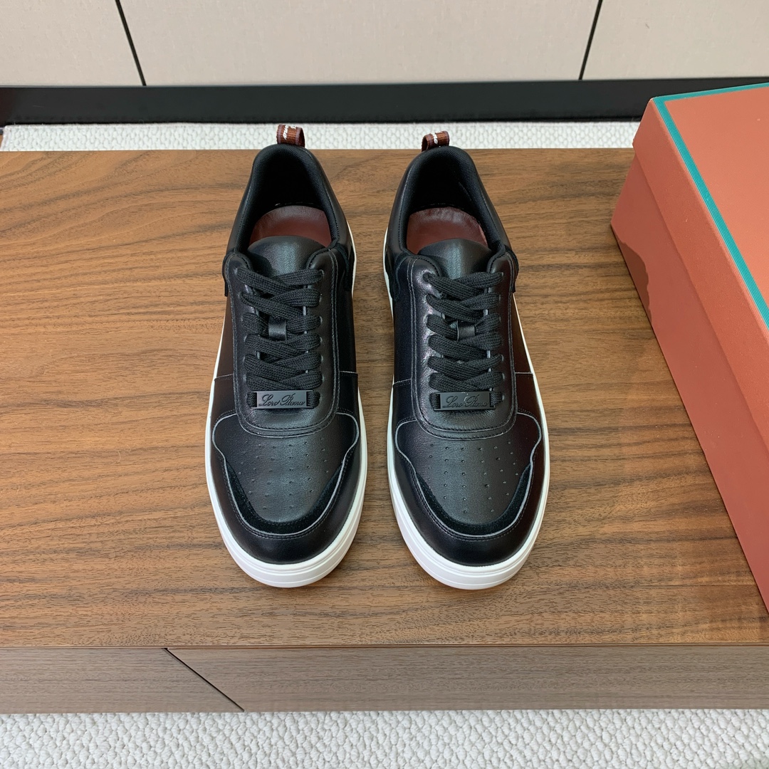 【Loro Piana】男款休闲鞋。简约时尚，鞋面采用牛皮，羊皮垫脚。定制橡胶底。
码数：39-46 （
