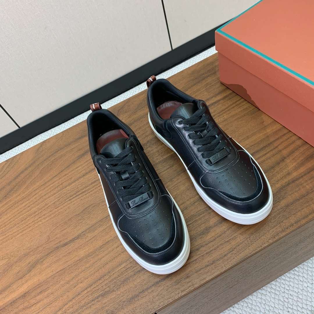 【Loro Piana】男款休闲鞋。简约时尚，鞋面采用牛皮，羊皮垫脚。定制橡胶底。
码数：39-46 （