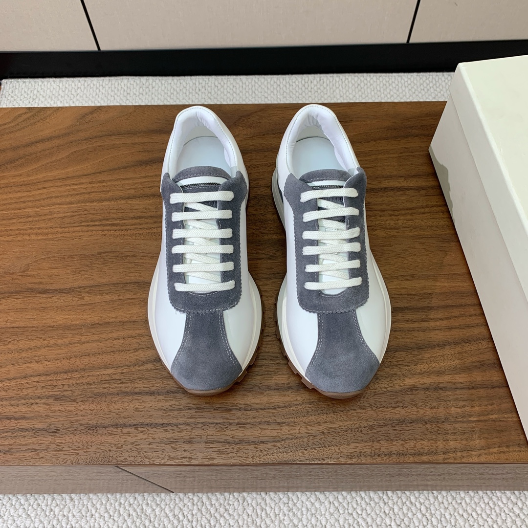 【Brunell* Cucinell*】休闲运动鞋。鞋面采用进口牛绒，牛皮。纯手工串联珠链配饰！羊皮内里