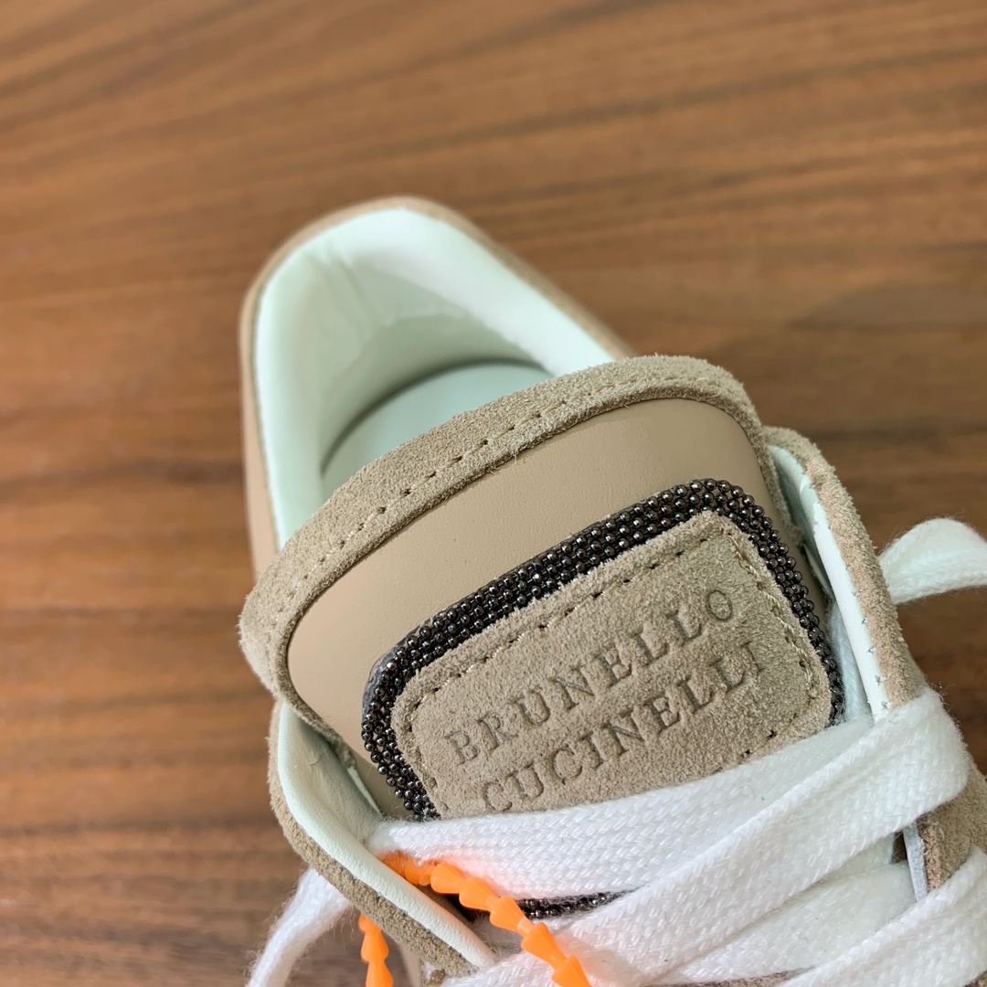 【BRUNELL* CUCINELL*】女款休闲鞋。材质：鞋面进口环保牛绒➕牛皮。羊皮内里及垫脚。橡胶大