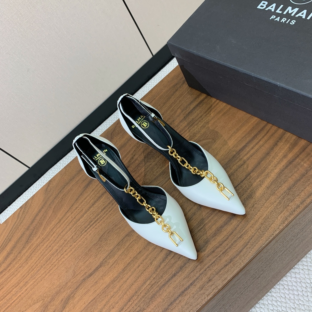 【Bal*ain】链条高跟单鞋。愈发別致出众，无敌气场、无敌好看。
材质：鞋面牛皮，牛皮垫脚。意大利真皮