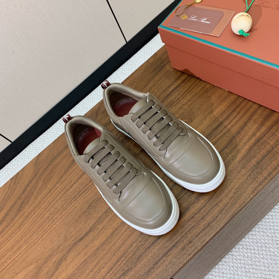 【Loro Piana】男款休闲鞋。简约时尚，鞋面采用牛皮，羊皮垫脚。定制橡胶底。
码数：39-46 （