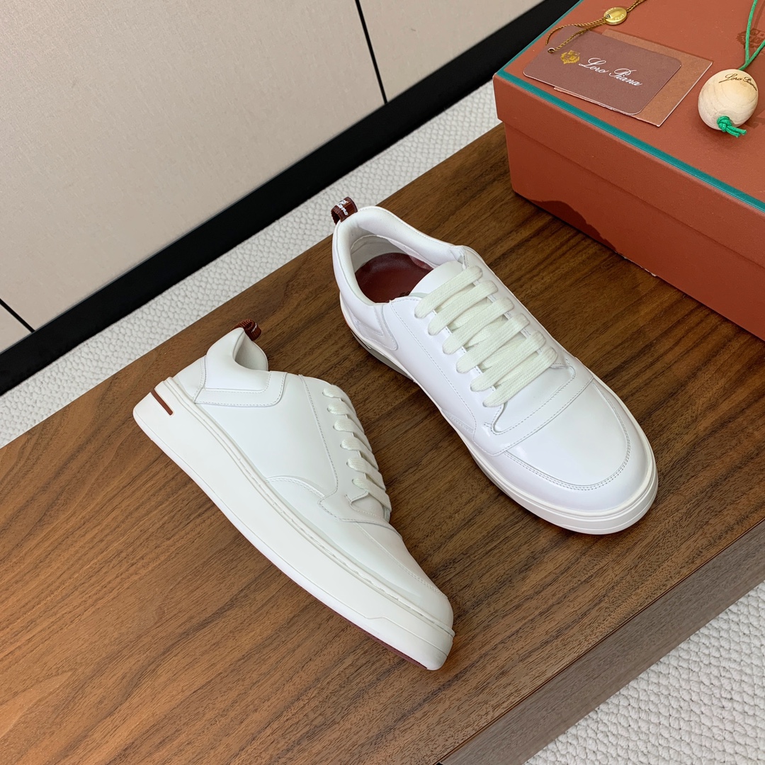 【Loro Piana】男款休闲鞋。简约时尚，鞋面采用牛皮，羊皮垫脚。定制橡胶底。
码数：39-46 （
