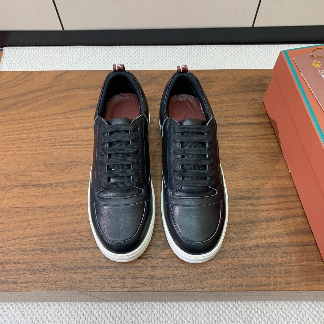 【Loro Piana】男款休闲鞋。简约时尚，鞋面采用牛皮，羊皮垫脚。定制橡胶底。
码数：39-46 （
