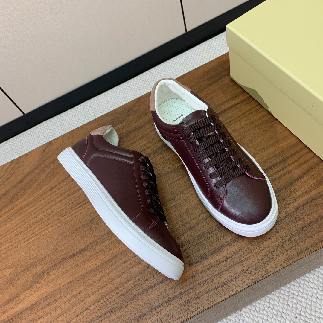 【BRUNELL* CUCINELL*】男款休闲鞋。简约时尚。鞋面牛皮、羊皮内里，高密度弹力乳胶（可拆卸