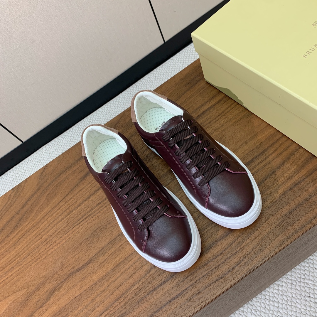 【BRUNELL* CUCINELL*】男款休闲鞋。简约时尚。鞋面牛皮、羊皮内里，高密度弹力乳胶（可拆卸