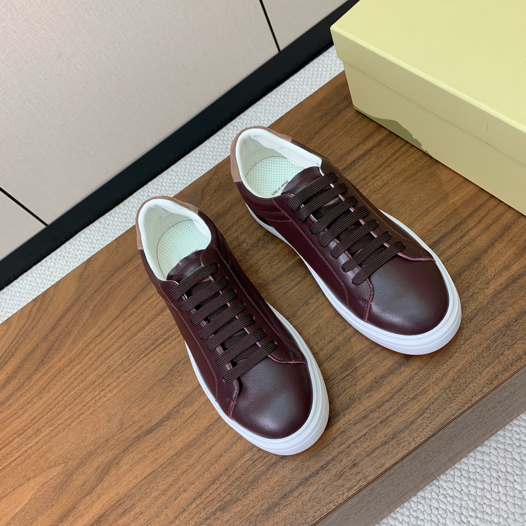 【BRUNELL* CUCINELL*】男款休闲鞋。简约时尚。鞋面牛皮、羊皮内里，高密度弹力乳胶（可拆卸
