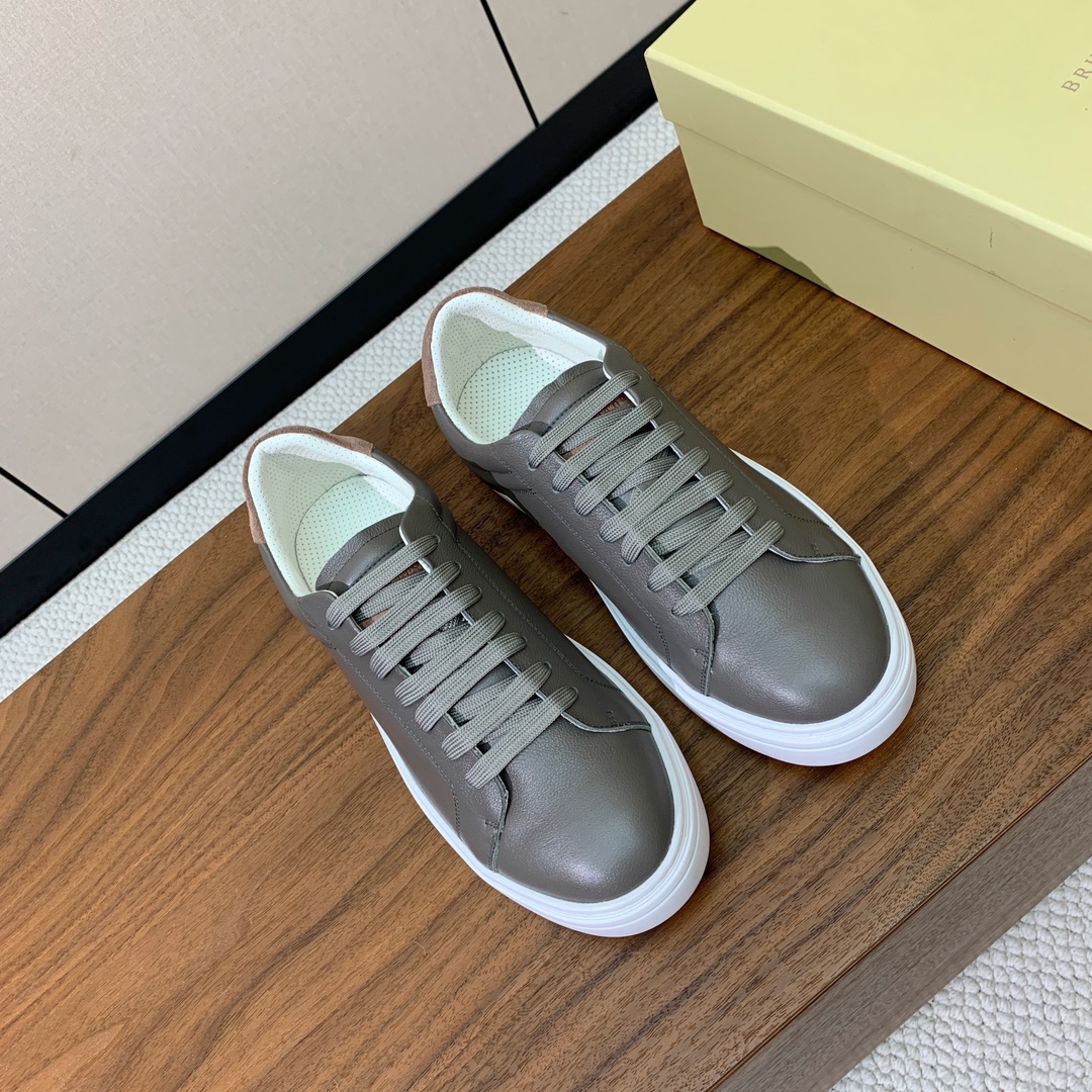 【BRUNELL* CUCINELL*】男款休闲鞋。简约时尚。鞋面牛皮、羊皮内里，高密度弹力乳胶（可拆卸