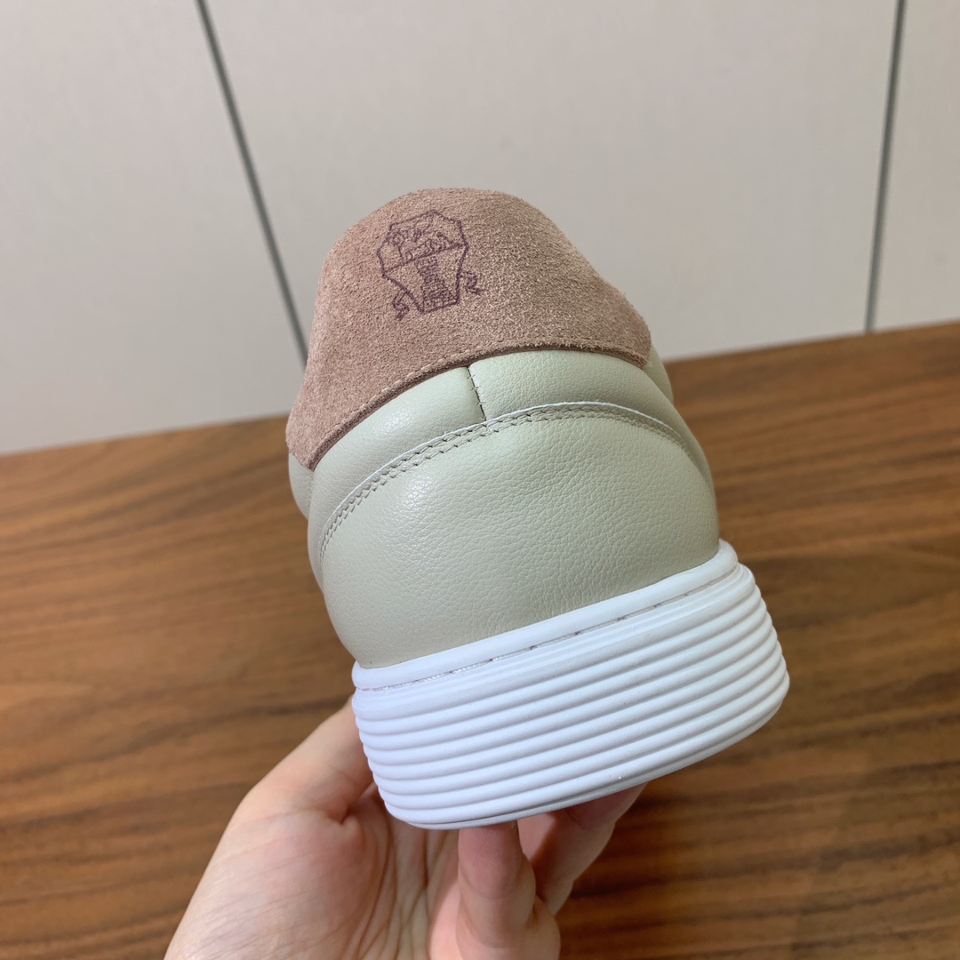 【BRUNELL* CUCINELL*】男款休闲鞋。简约时尚。鞋面牛皮、羊皮内里，高密度弹力乳胶（可拆卸