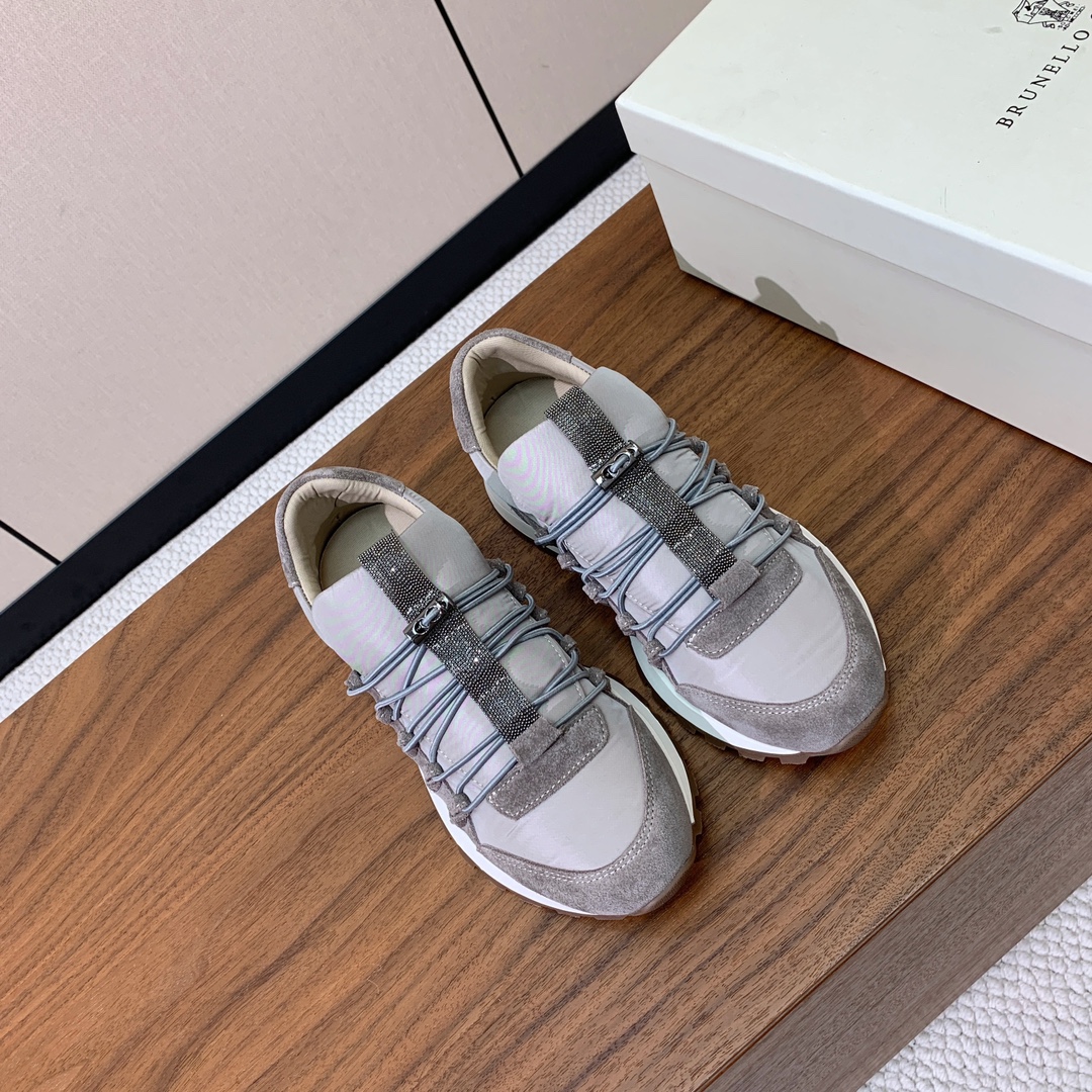 【Brunell* Cucinell*】新款休闲运动鞋。鞋面采用进口牛绒➕纯手工串联珠链配饰！内里垫脚是