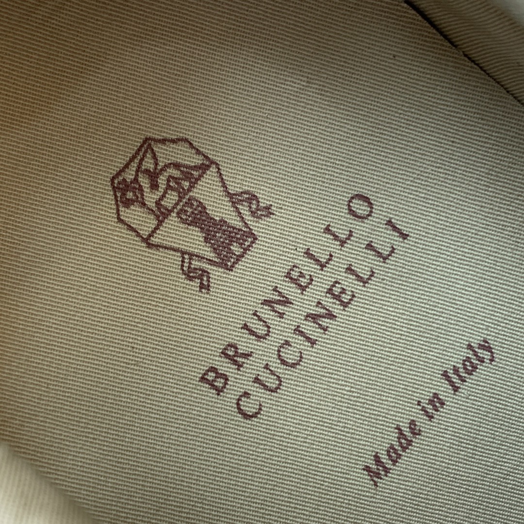 【Brunell* Cucinell*】新款休闲运动鞋。鞋面采用进口牛绒➕纯手工串联珠链配饰！内里垫脚是
