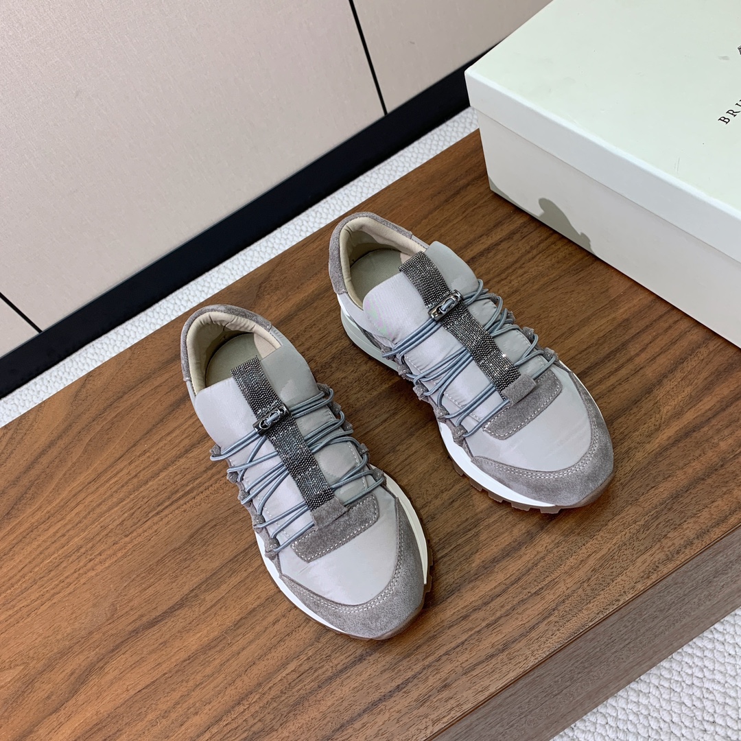 【Brunell* Cucinell*】新款休闲运动鞋。鞋面采用进口牛绒➕纯手工串联珠链配饰！内里垫脚是