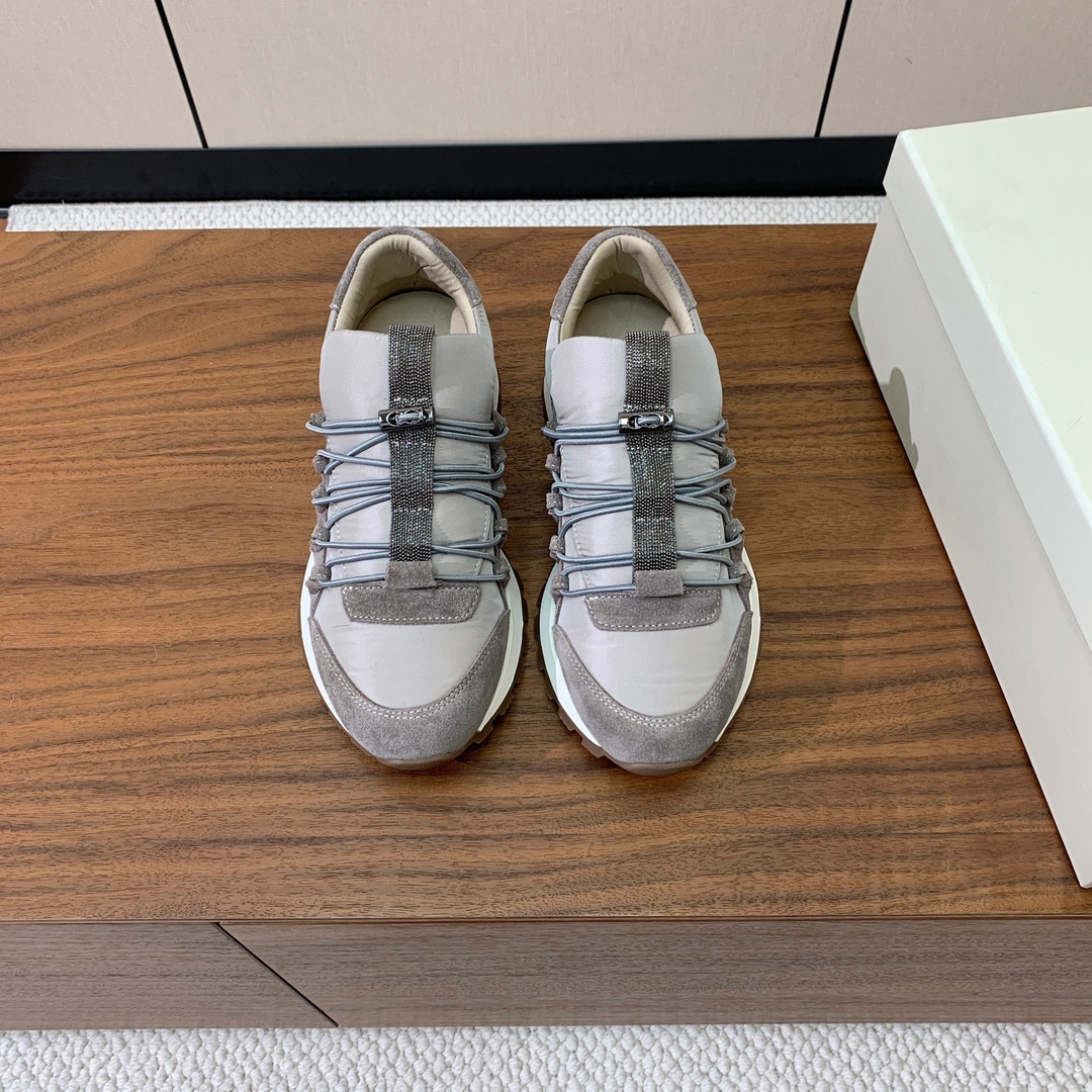 【Brunell* Cucinell*】新款休闲运动鞋。鞋面采用进口牛绒➕纯手工串联珠链配饰！内里垫脚是