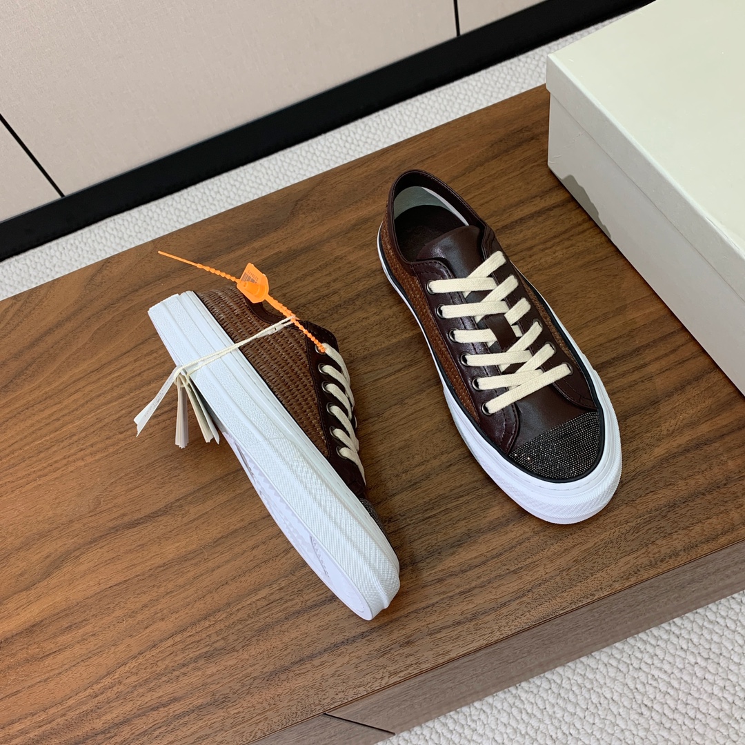 【BRUNELL* CUCINELL*】女款休闲鞋。材质：鞋面进口牛皮➕编织材料。羊皮垫脚。橡胶大底。
