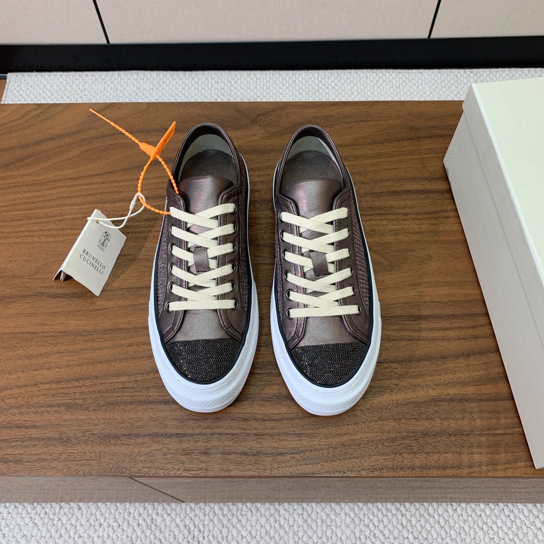 【BRUNELL* CUCINELL*】女款休闲鞋。材质：鞋面进口牛皮➕编织材料。羊皮垫脚。橡胶大底。
