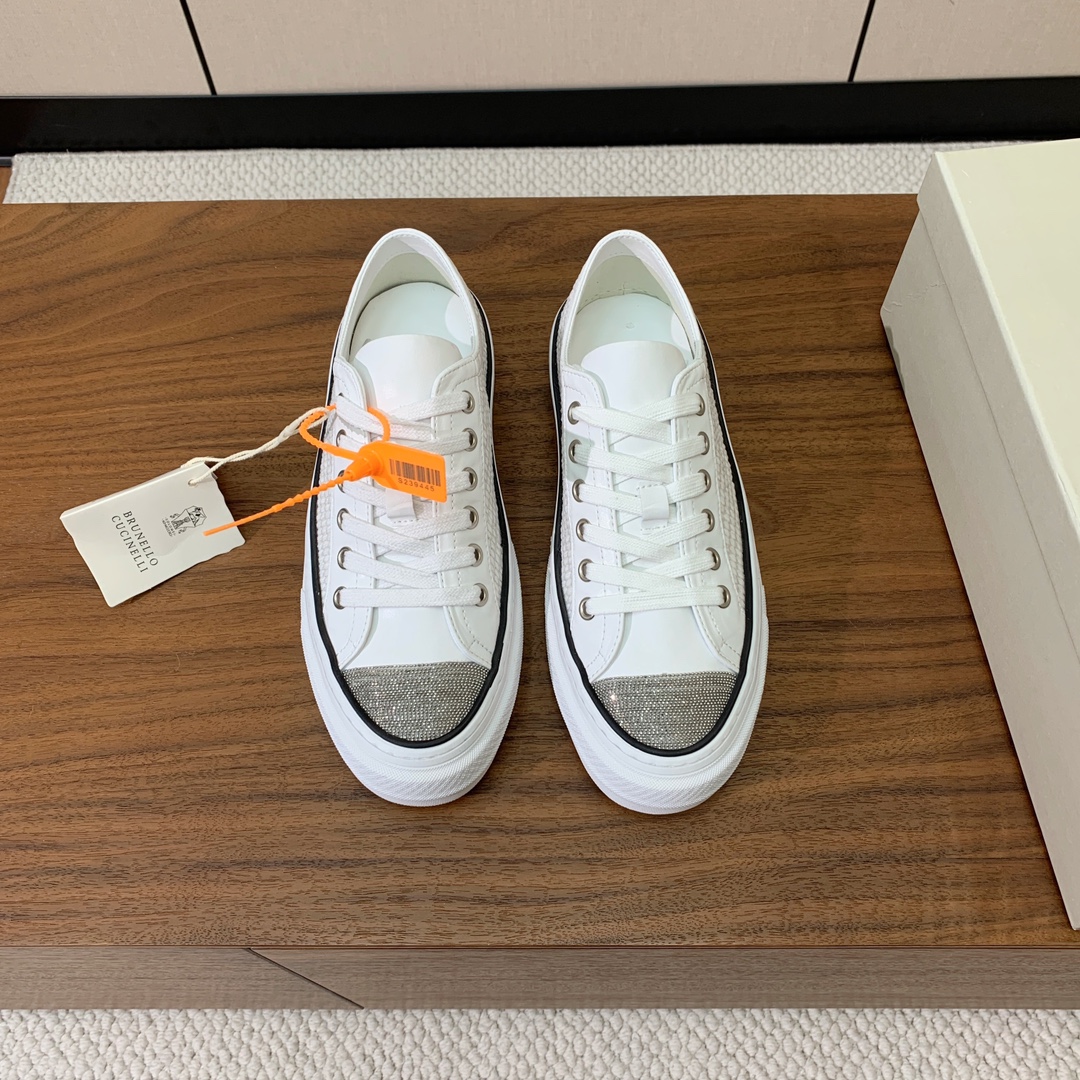 【BRUNELL* CUCINELL*】女款休闲鞋。材质：鞋面进口牛皮➕编织材料。羊皮垫脚。橡胶大底。
