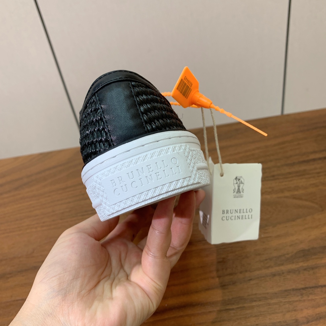 【BRUNELL* CUCINELL*】女款休闲鞋。材质：鞋面进口牛皮➕编织材料。羊皮垫脚。橡胶大底。
