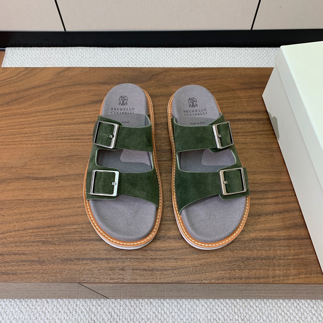 【BRUNELL* CUCINELL*】情侣款拖鞋。鞋面进口环保牛绒，定制橡胶大底。真皮沿条。
码数：女
